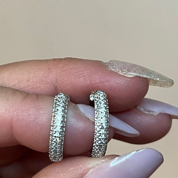 The Brilliance Mini Hoop Earrings in 925 and cubic zirconia - Picture 11 of 11